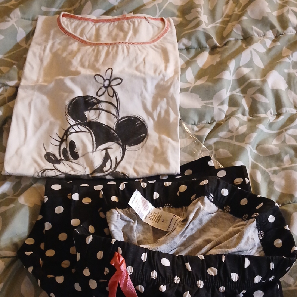 Disney Black and White Minnie Mouse Pajama Set - Picture 2 of 6